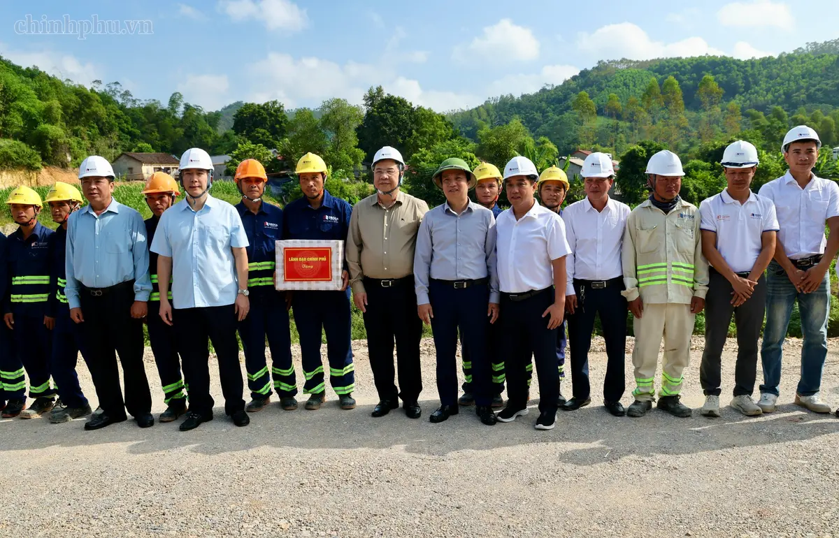 Kiến nghị cho xe chạy miễn phí 62km cao tốc Đồng Đăng-Trà Lĩnh dịp Tết 2027