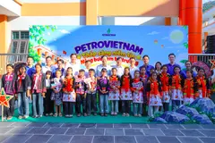 Trung thu đầu tiên tại trường Petrovietnam: Thắp sáng niềm tin nơi biên cương