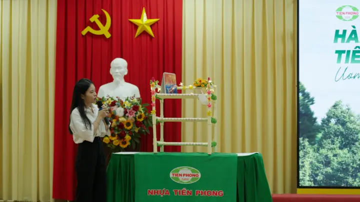 Tiền Phong Nam trao 150 triệu đồng học bổng cho sinh viên Đại học Trà Vinh