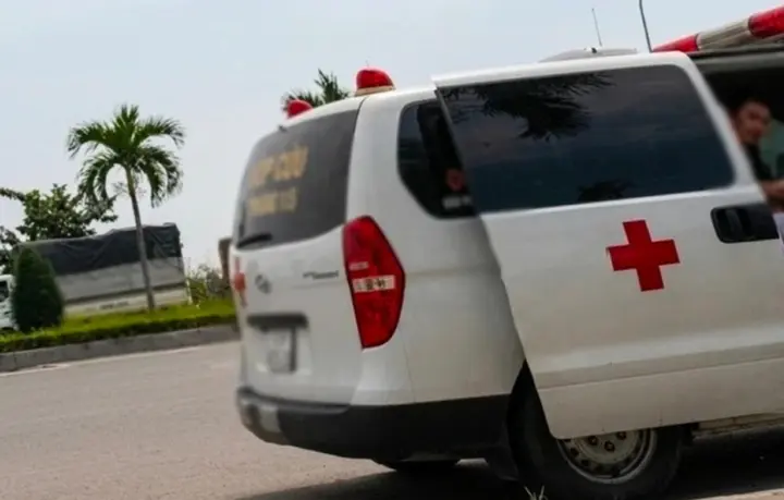 Chở bệnh nhân 16km, thu hơn 9 triệu đồng ở Thanh Hóa: Khởi tố 2 bị can