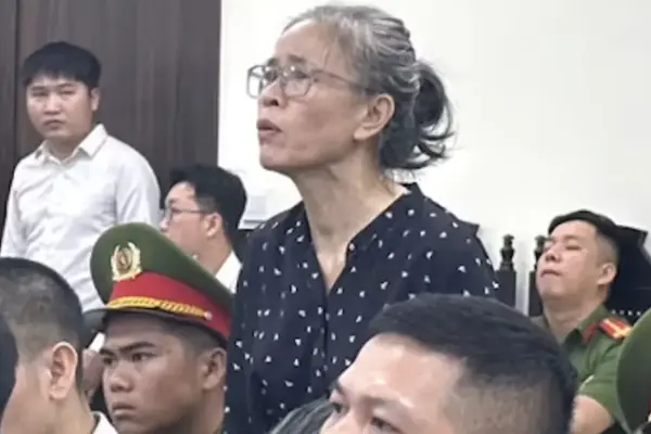 Cựu Chi cục trưởng An toàn thực phẩm khai nhận tiền là do doanh nghiệp tự nguyện
