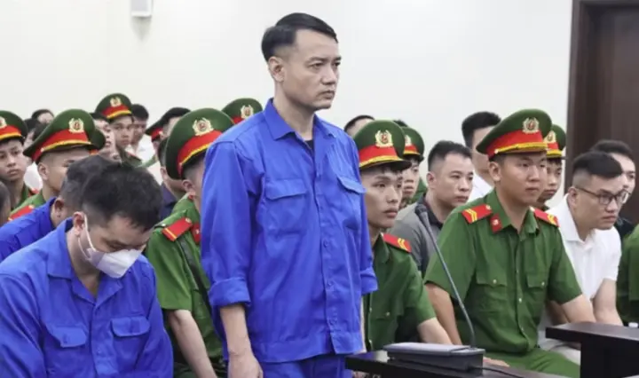 Cựu Phó phòng hình sự phủ nhận cầm 140.000 USD giúp công ty sữa giả 'chạy tội'