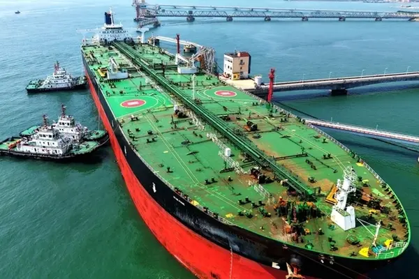 Cước tàu chở dầu qua Hormuz eo biển vượt 1 triệu USD/ngày