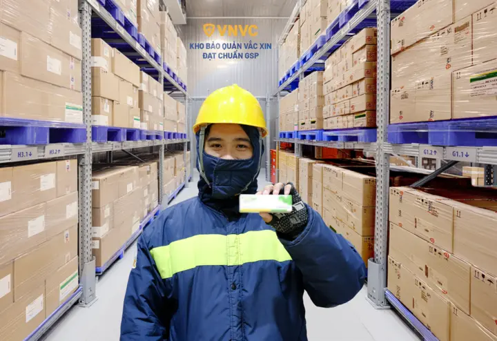 Việt Nam lần đầu triển khai tiêm vắc xin phòng bệnh tay chân miệng