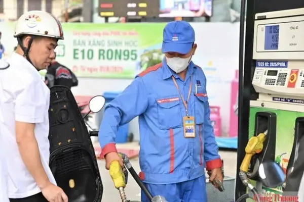 Chính phủ ban hành Nghị quyết kéo dài thời hạn ưu đãi thuế xăng dầu hết năm 2026