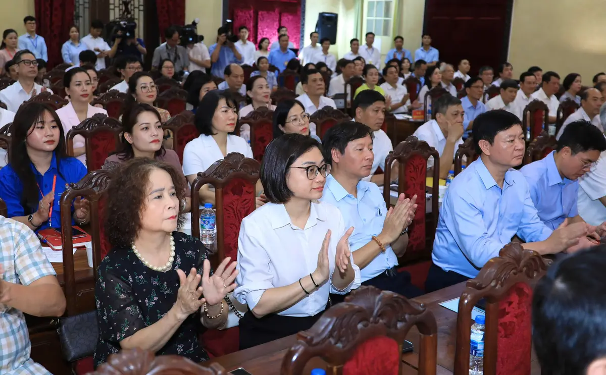 Tổng Bí thư, Chủ tịch nước Tô Lâm tiếp xúc cử tri 10 phường của Hà Nội
