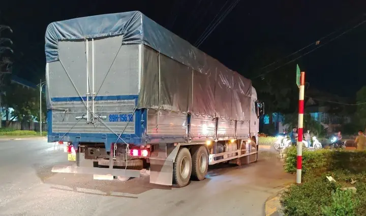 Hai mẹ con tử vong thương tâm sau va chạm với xe tải