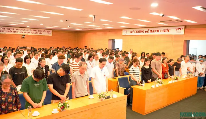 Khoảnh khắc nghẹn ngào tiễn biệt nữ nhân viên y tế hiến tạng cứu người
