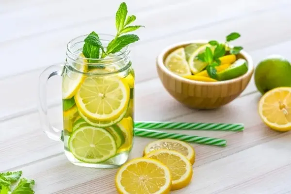 Uống nước chanh, nước lọc có giúp nhanh hết nồng độ cồn?