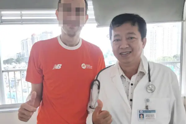 Từng hôn mê khi chạy marathon, VĐV nước ngoài viết thư cảm ơn bác sĩ Việt Nam