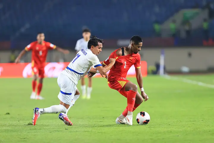 Thắng Philippines 1-0, HLV Kim Sang-sik thừa nhận tuyển Việt Nam may mắn