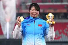 VĐV Trung Quốc 18 tuổi ném 1 lao phá luôn kỷ lục ASIAD khiến đối thủ phát khóc