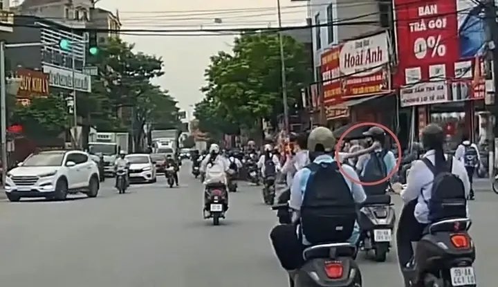 Cú giật tóc giữa phố và những trò đùa nguy hiểm có thể trả giá bằng tai nạn