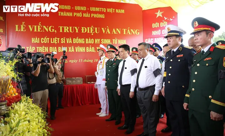 Xúc động lễ truy điệu, an táng 56 hài cốt liệt sĩ và đồng bào tử nạn ở Hải Phòng