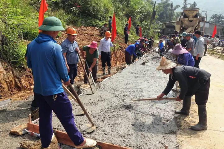 Lào Cai dồn lực đưa hơn 800 tỷ đồng vốn làm đường giao thông về với bản làng