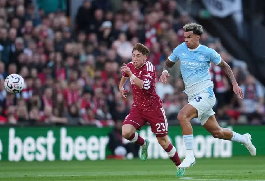 Anfield hô ‘gian lận’, còn Haaland đáp lại bằng bàn thắng
