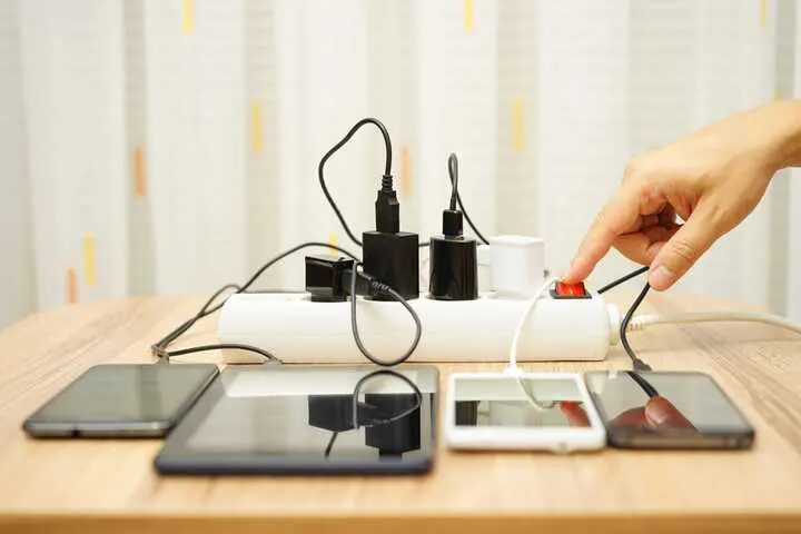 Bạn mất tiền oan cho hóa đơn điện do những thiết bị chạy ngầm này