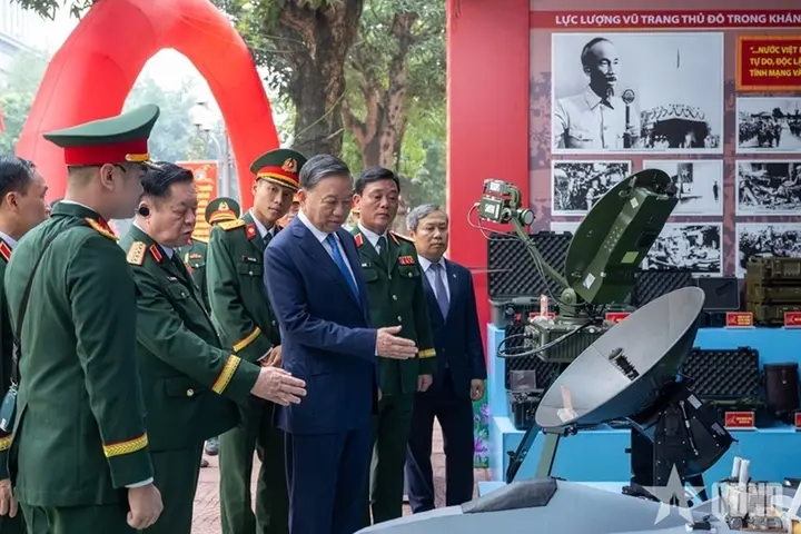 Bộ Tư lệnh Thủ đô Hà Nội đón nhận danh hiệu Anh hùng Lực lượng vũ trang Nhân dân