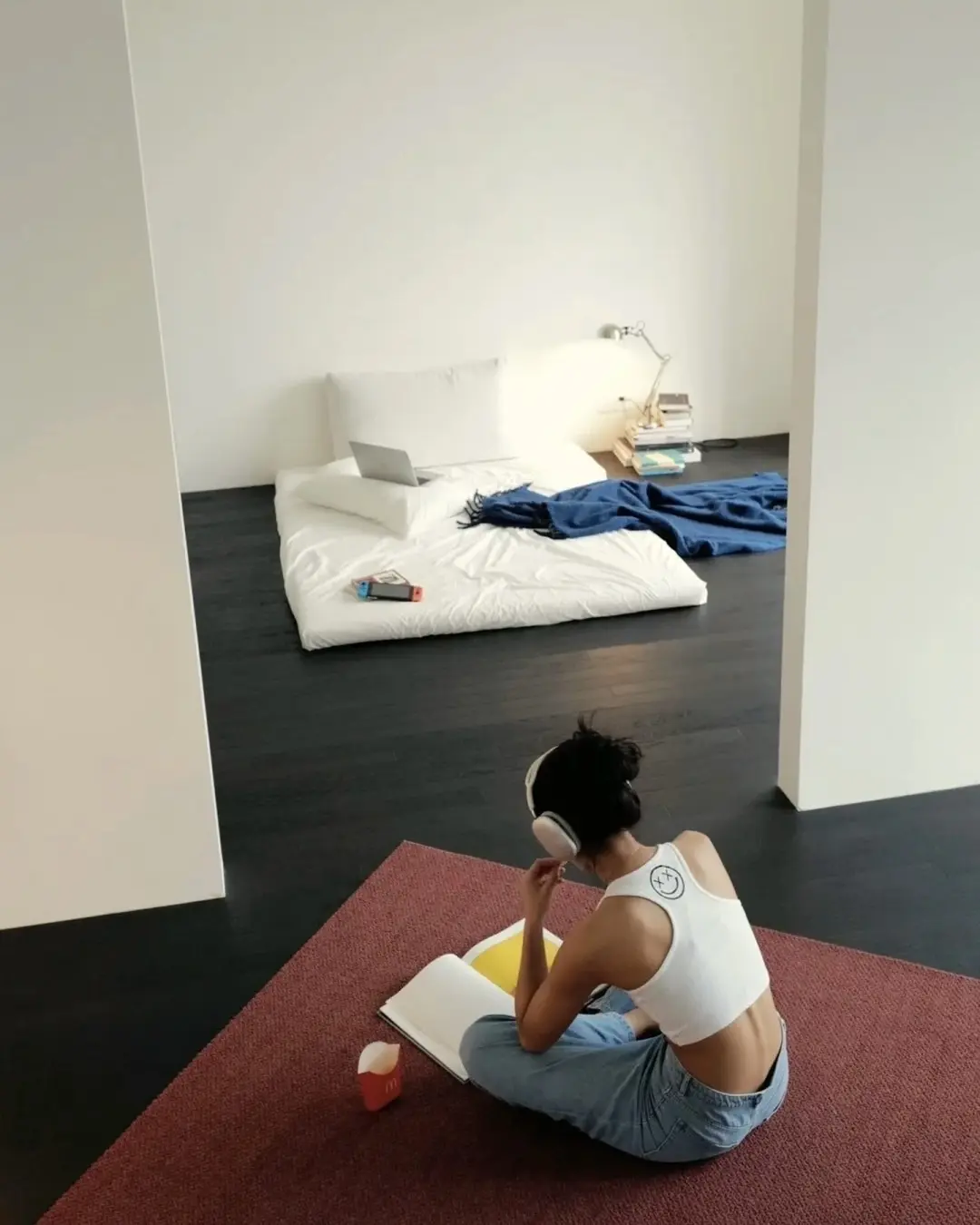 Mạng xã hội chia phe vì ‘công chúa phòng trọ’