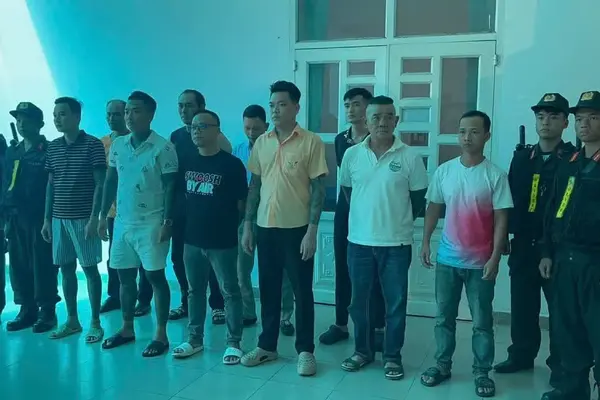 Bắt khẩn cấp 11 đối tượng nhóm biệt danh 'Cọp Đen'