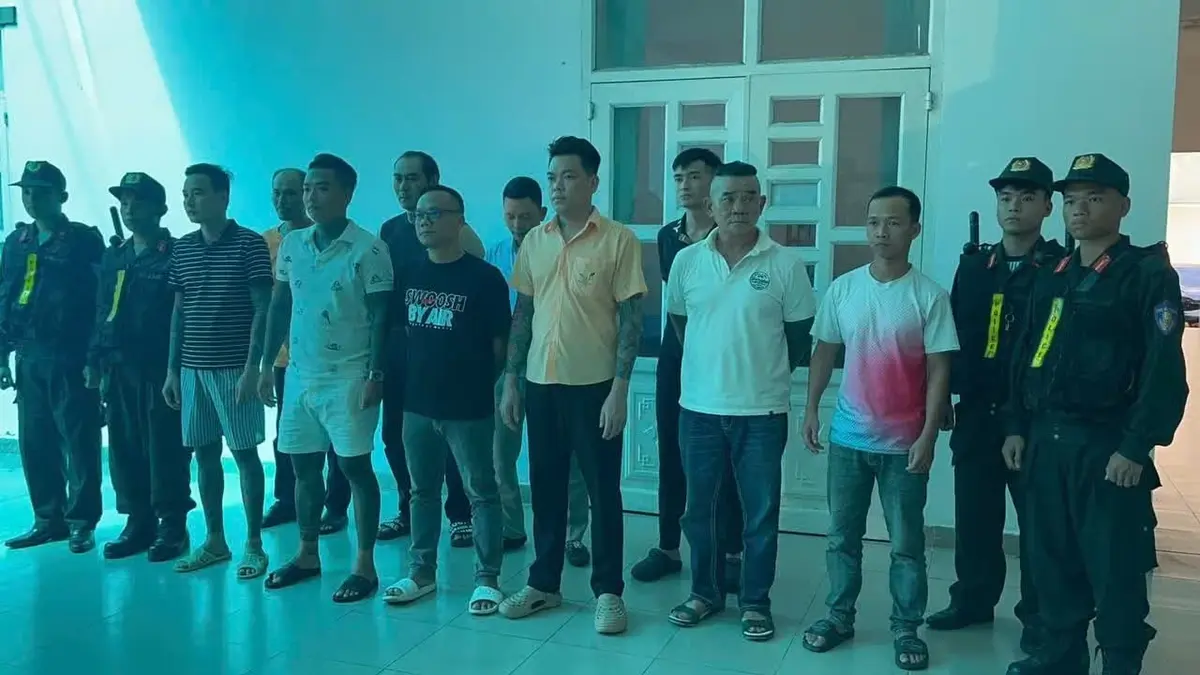 Bắt khẩn cấp 11 đối tượng nhóm biệt danh 'Cọp Đen'