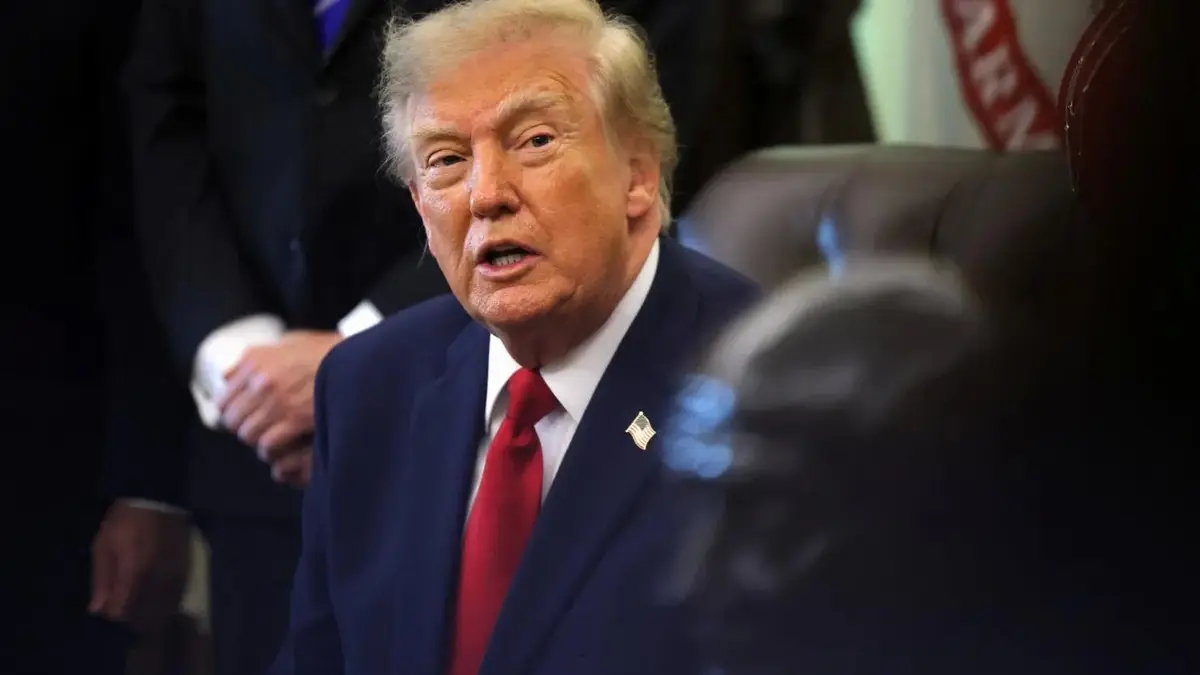 Ông Trump mua cổ phiếu Nvidia trước lễ trao huân chương cho CEO