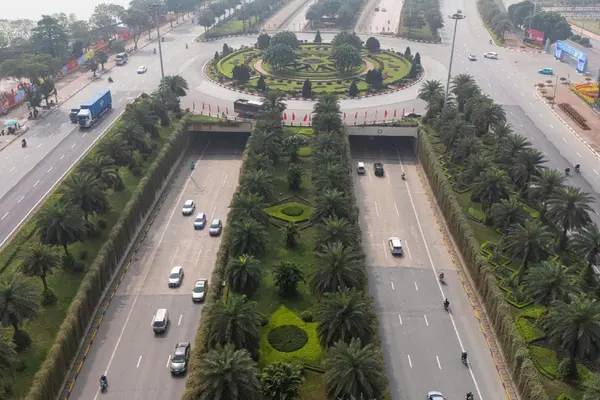 Hà Nội dự kiến trồng cây phủ xanh trụ đường sắt, cầu vượt và hầm chui