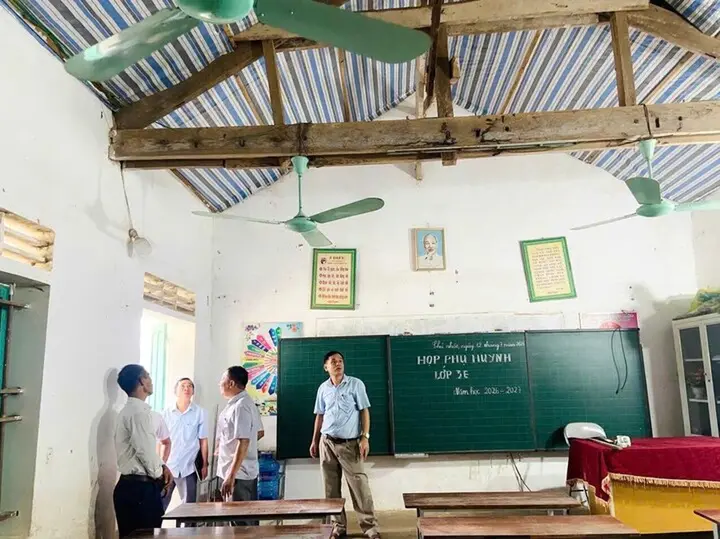 Công an mời 2 phụ huynh làm việc liên quan việc cản trở 127 học sinh đến trường