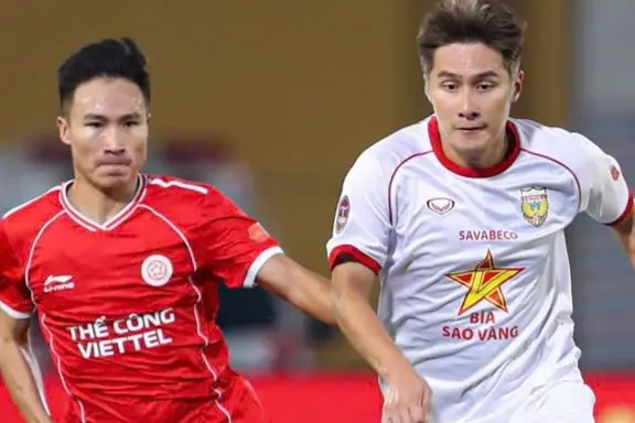 Á quân V.League thua đậm trên sân nhà