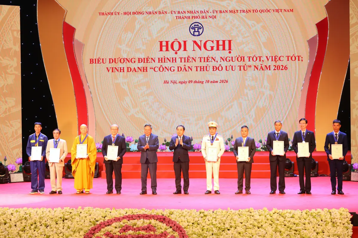 Giám đốc Công an Hà Nội Nguyễn Thanh Tùng nhận danh hiệu 'Công dân Thủ đô ưu tú'