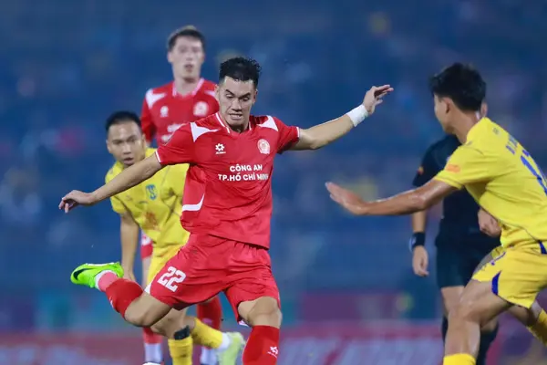 Xuân Son chấn thương, cơ hội lại về tay Tiến Linh