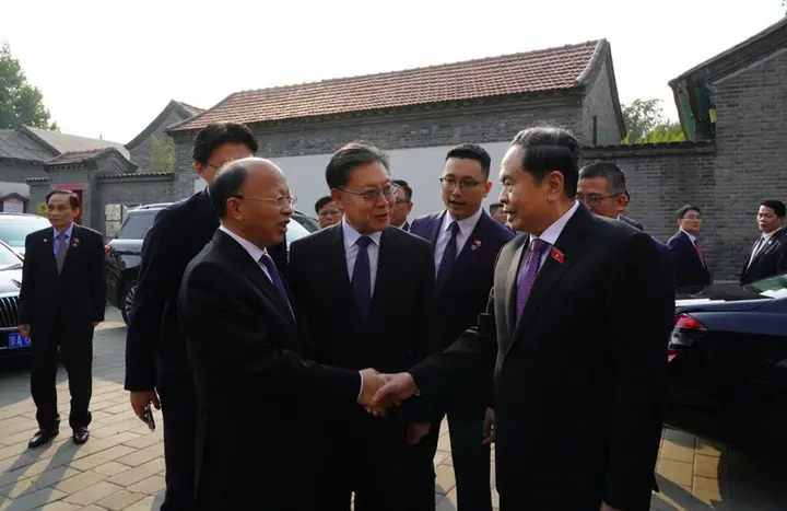 Chủ tịch Quốc hội Trần Thanh Mẫn thăm điểm lập pháp cơ sở tại thủ đô Bắc Kinh