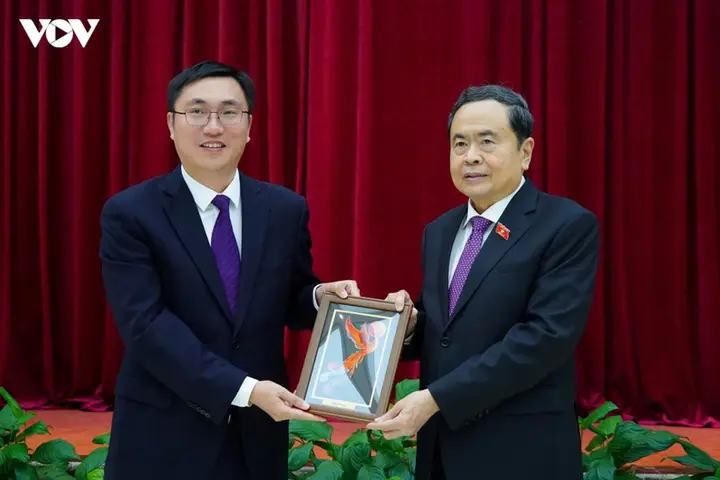 Chủ tịch Quốc hội Trần Thanh Mẫn thăm điểm lập pháp cơ sở tại thủ đô Bắc Kinh