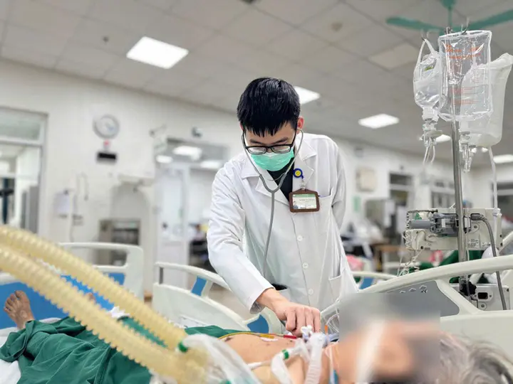 Sốt 38°C, bệnh nhân cúm A vẫn rơi vào suy hô hấp nặng, phải thở máy