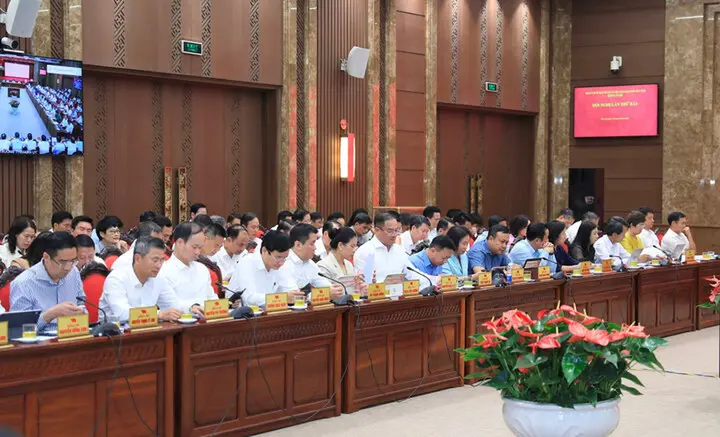 Bí thư Hà Nội: Đẩy nhanh tiến độ dự án nhưng phải bảo đảm quyền lợi người dân