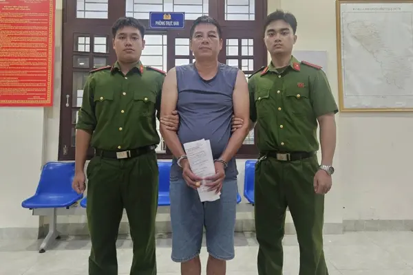 Mâu thuẫn trong lúc ăn nhậu, gã đàn ông dùng hung khí đâm chết người