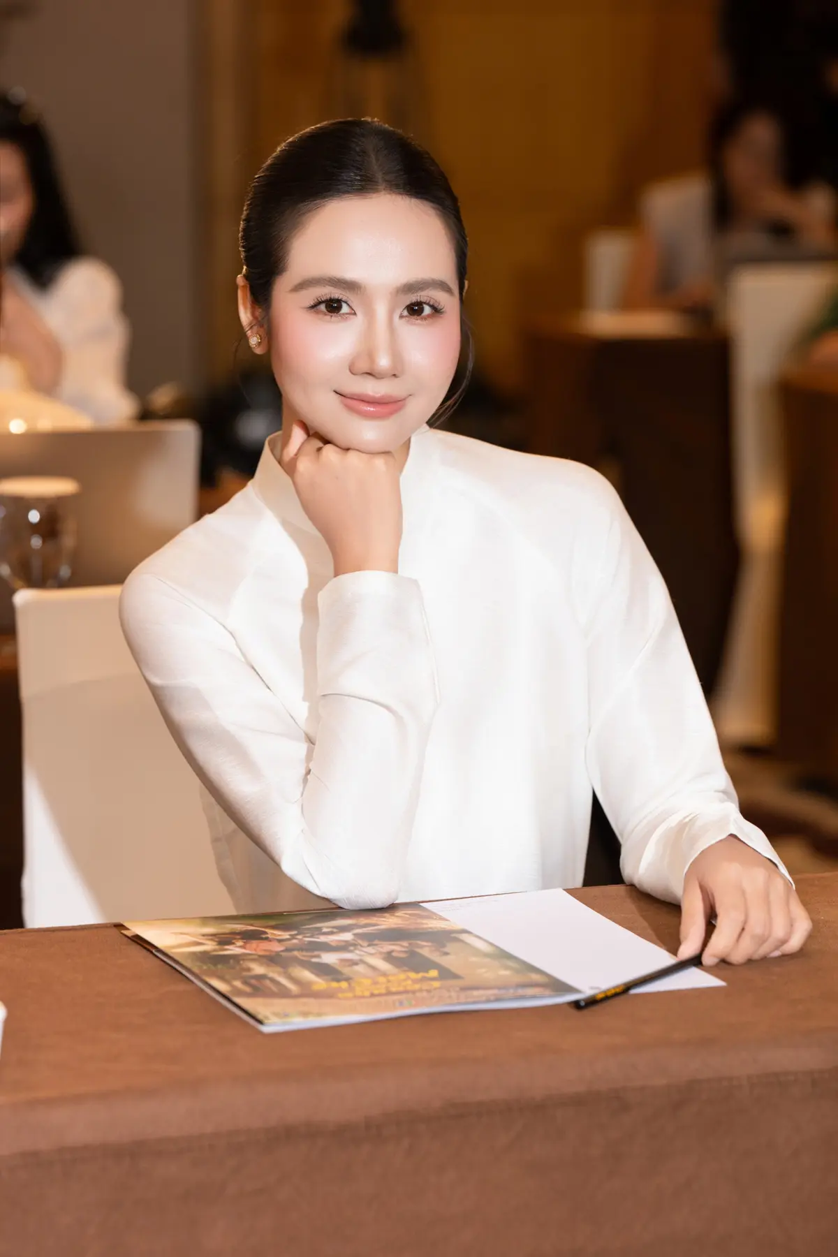 Huyền Lizzie: 'Áp lực khi quay phim cùng Duy Hưng'