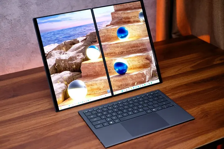 Công nghệ 7/10: MacBook Pro OLED sẽ nhẹ hơn đáng kể, có màn hình cảm ứng