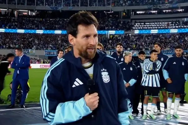 Bài phát biểu xúc động cả Argentina của Messi