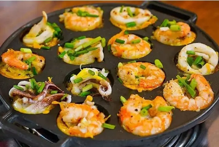 Vì sao gọi là bánh gật gù, bánh khọt?