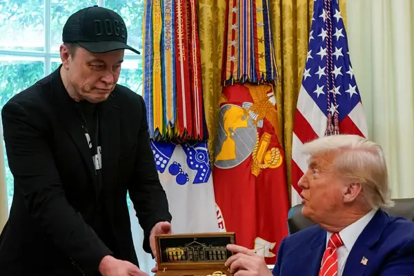 Ông Trump trao giải khoa học danh giá nhất nước Mỹ cho Elon Musk