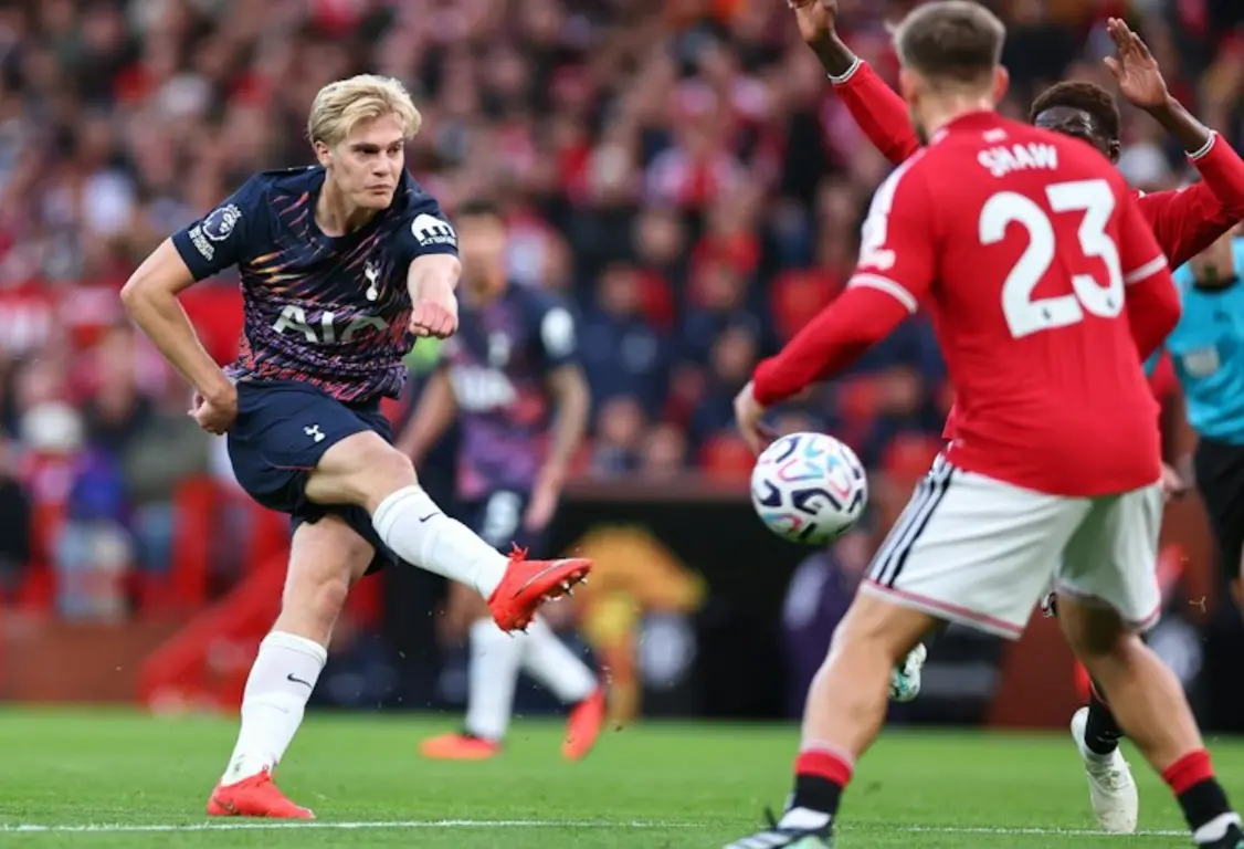 MU vẫn thủng lưới bởi điều Carrick đã cảnh báo
