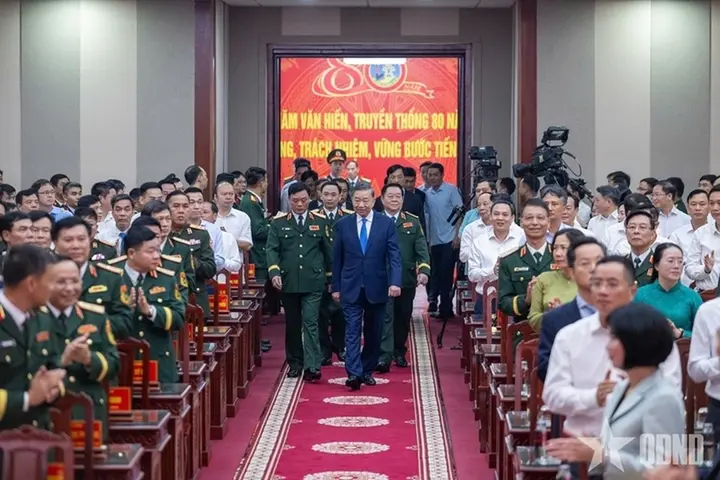 Bộ Tư lệnh Thủ đô Hà Nội đón nhận danh hiệu Anh hùng Lực lượng vũ trang Nhân dân