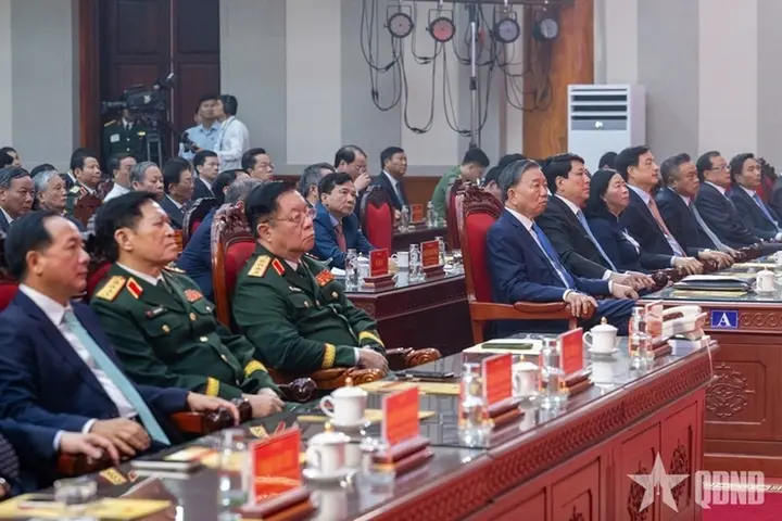 Bộ Tư lệnh Thủ đô Hà Nội đón nhận danh hiệu Anh hùng Lực lượng vũ trang Nhân dân
