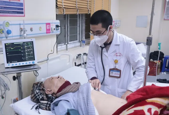 Cử tri phản ánh thủ tục chuyển tuyến mất thời gian, bất tiện: Bộ Y tế nói gì?
