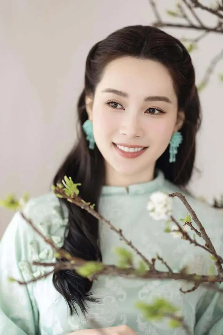 Hoa hậu Đặng Thu Thảo sau 9 năm làm dâu hào môn