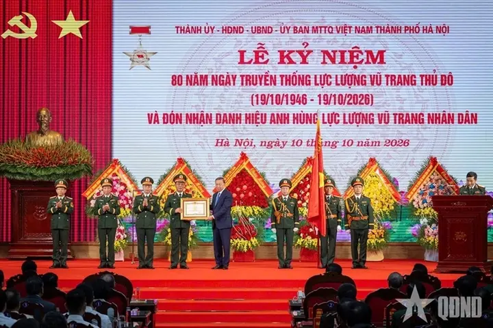 Bộ Tư lệnh Thủ đô Hà Nội đón nhận danh hiệu Anh hùng Lực lượng vũ trang Nhân dân
