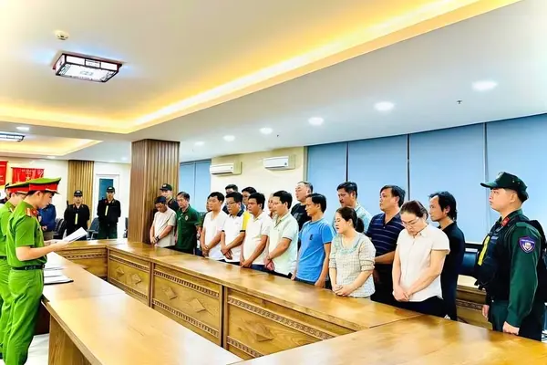 Nhận hàng tỷ để bỏ qua công trình trái phép, 7 cán bộ ở Đà Nẵng bị khai trừ Đảng