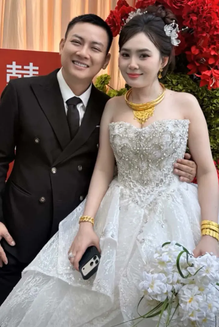 Lễ vu quy giản dị của ca sĩ Hoài Lâm tại quê nhà
