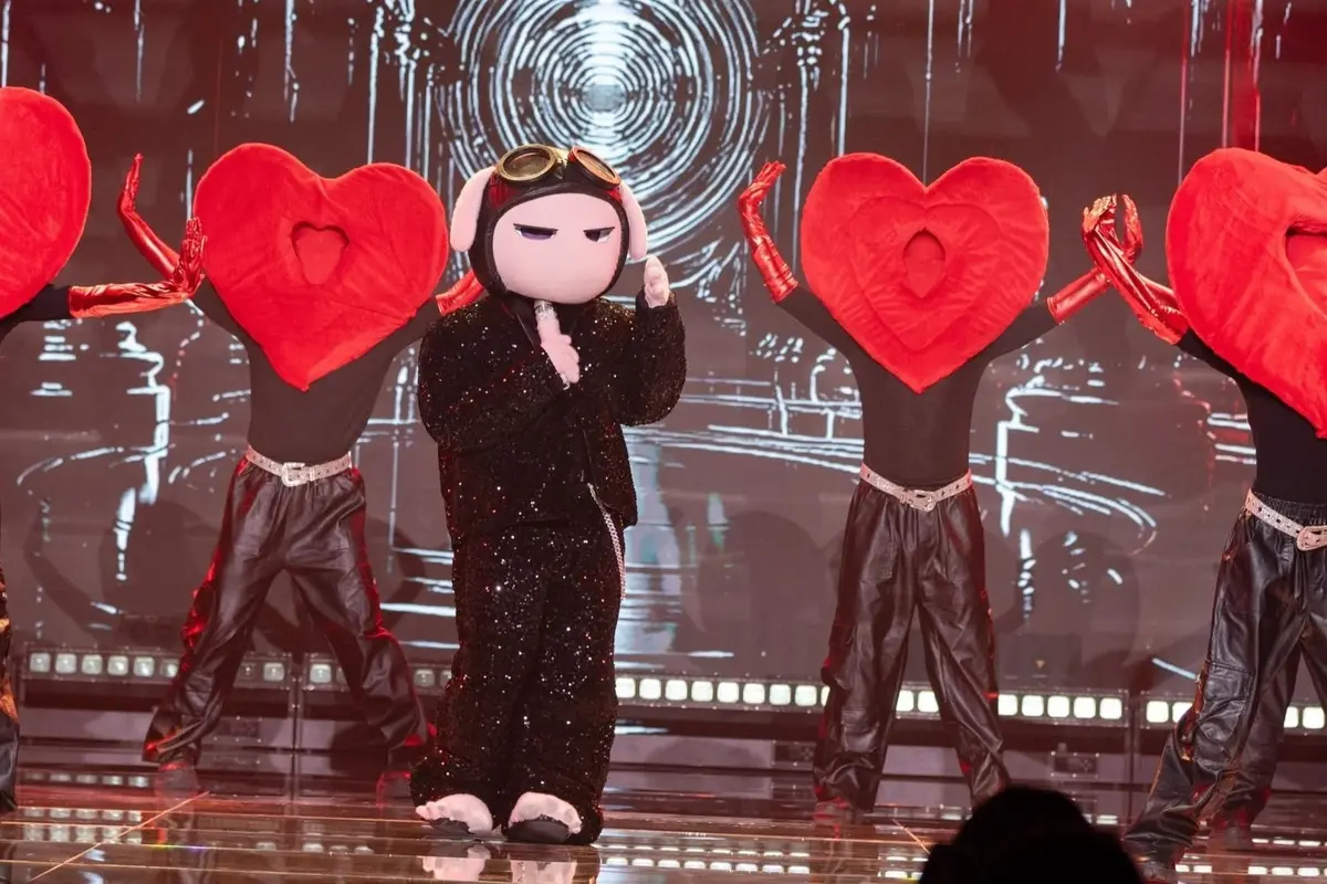 Game show Việt vẫn 'nảy lửa' khi 49 nghệ sĩ dừng lại
